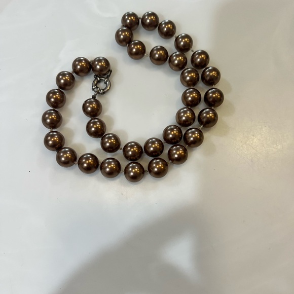 Reeds Jewelers chocolate freshwater pearls - Picture 2 of 3